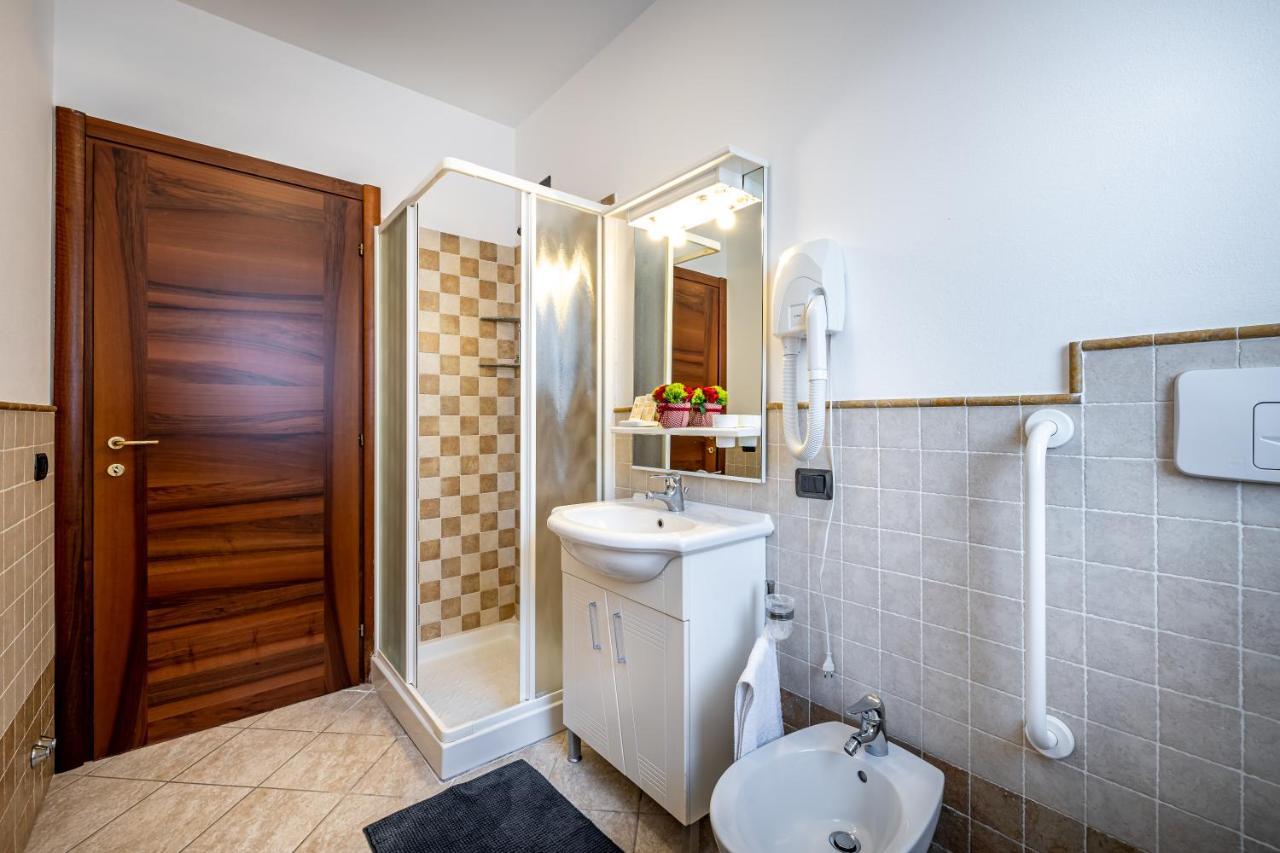Casa Vacanze Arianna Rosia ภายนอก รูปภาพ
