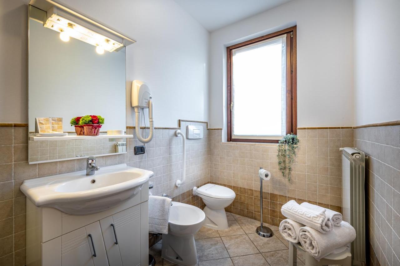 Casa Vacanze Arianna Rosia ภายนอก รูปภาพ